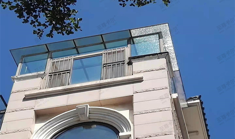 鋼化玻璃碎裂.jpg 鋼化玻璃碎裂.jpg