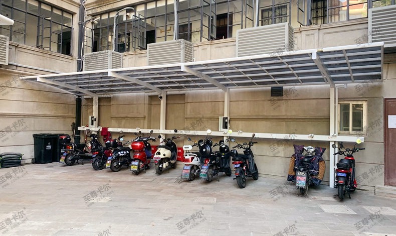 至尊卡爾耐力板車棚.jpg 至尊卡爾耐力板車棚.jpg