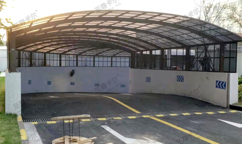 至尊卡爾入庫棚.jpg 至尊卡爾入庫棚.jpg