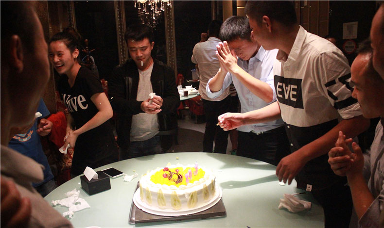 想知道我的許愿，那就加入至尊卡爾！