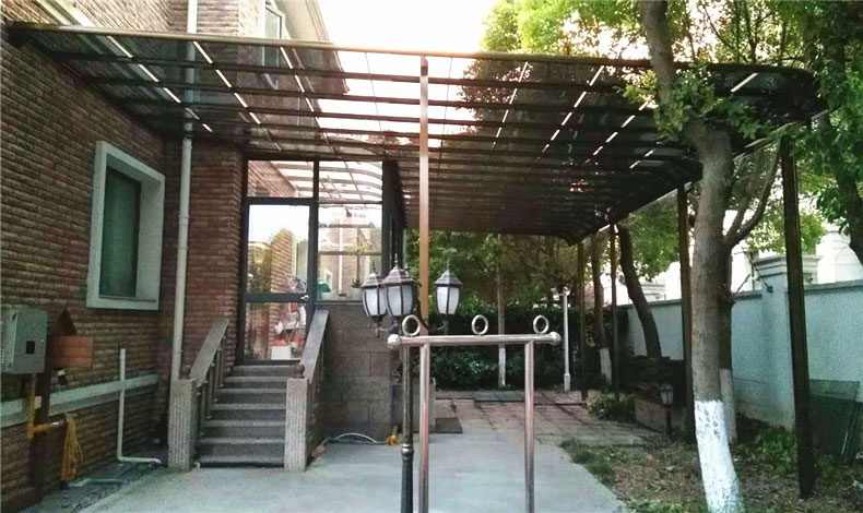 什么材質的雨棚下雨時比較安靜？