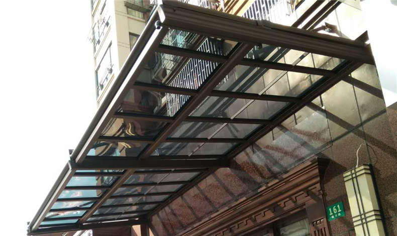 5大材料的遮陽(yáng)棚種類