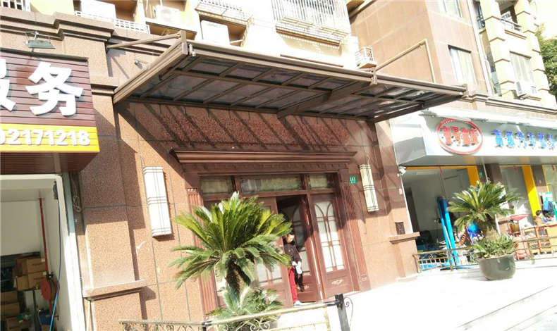 商鋪、店面門口上方適合做什么棚