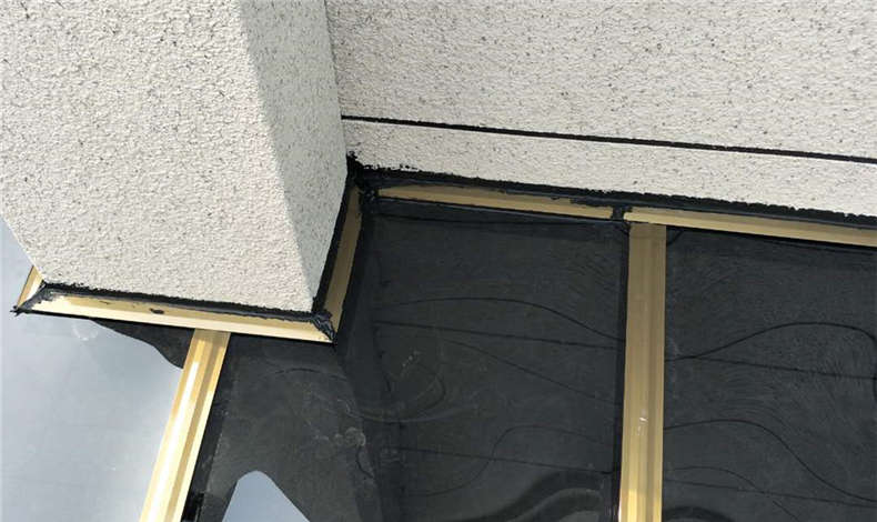 雨棚與墻體之間怎樣安裝避免漏水？