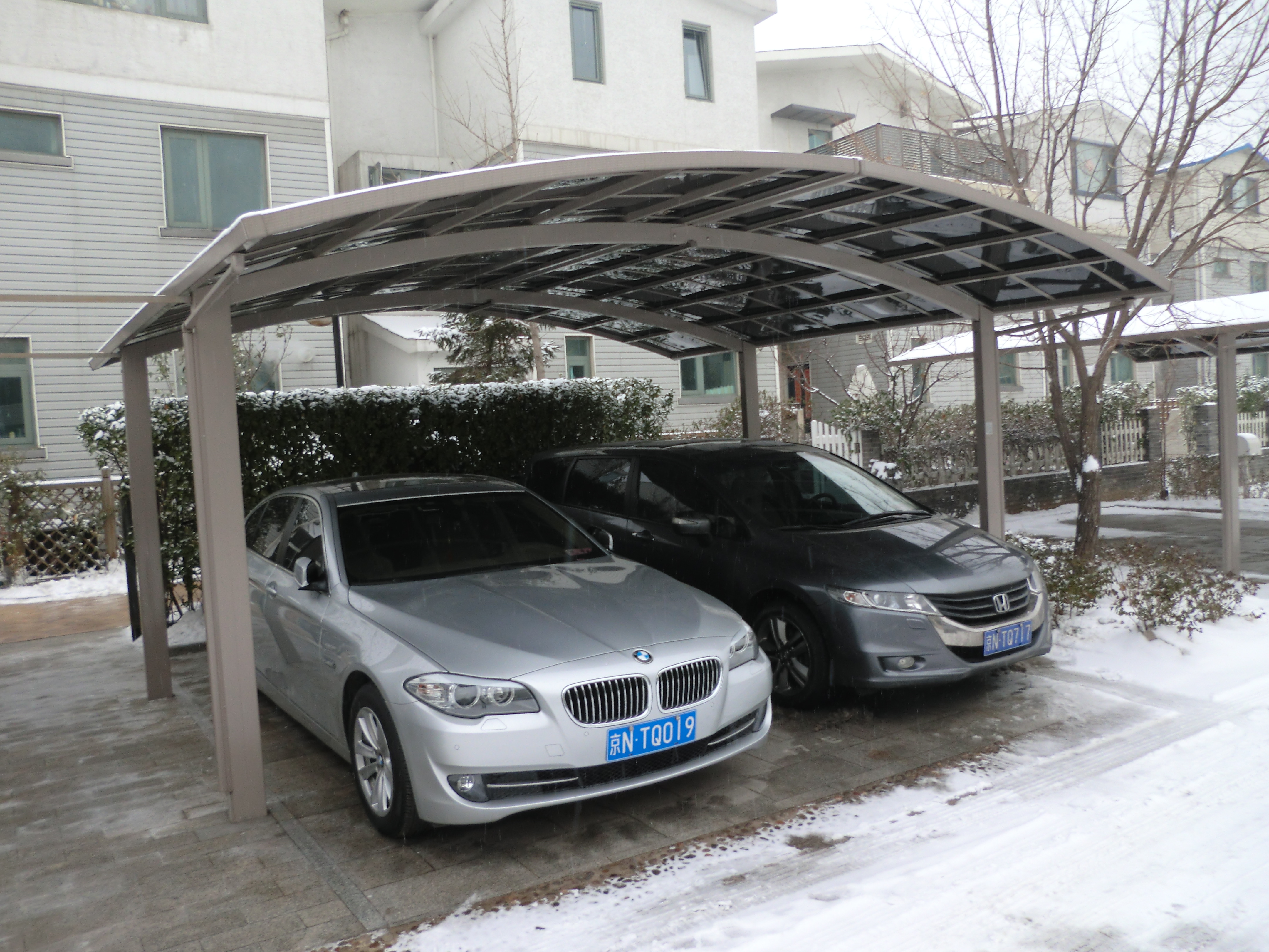 連航天器都要用到鋁合金，難道你家車棚用的還是玻璃鋼結構？