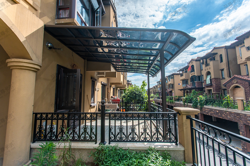 別墅鋁合金雨棚廠家哪家好，內(nèi)行人都推薦這家