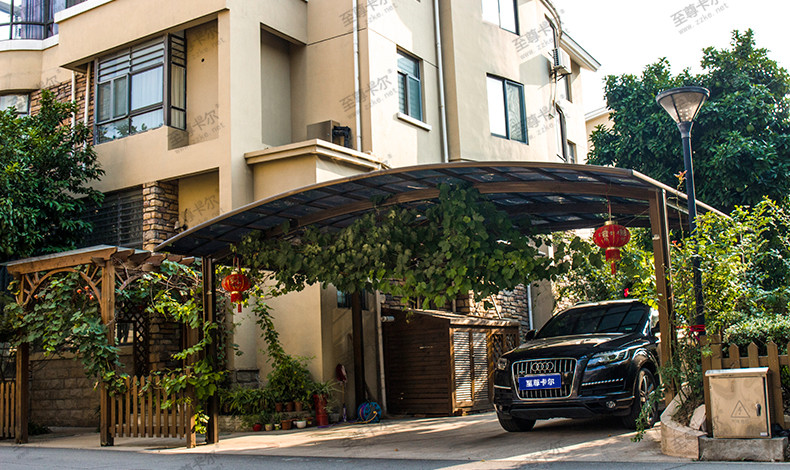 看看這些汽車停車棚家用圖片，美觀實用兩不誤
