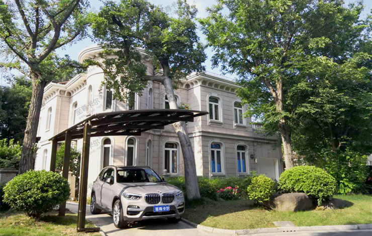 讓人贊不絕口的車棚效果圖，業主安裝后高端大氣又實用！您了解這種車棚材料嗎？