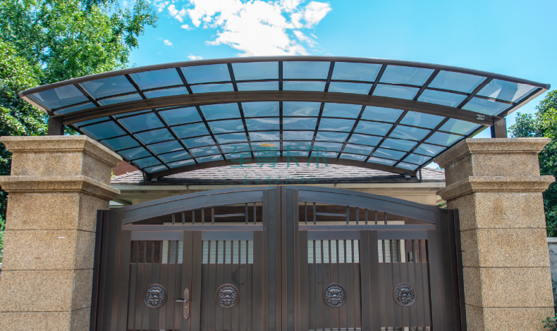 你家還在裝彩鋼瓦雨棚嗎？早就out了，現在流行這種，好看又好用